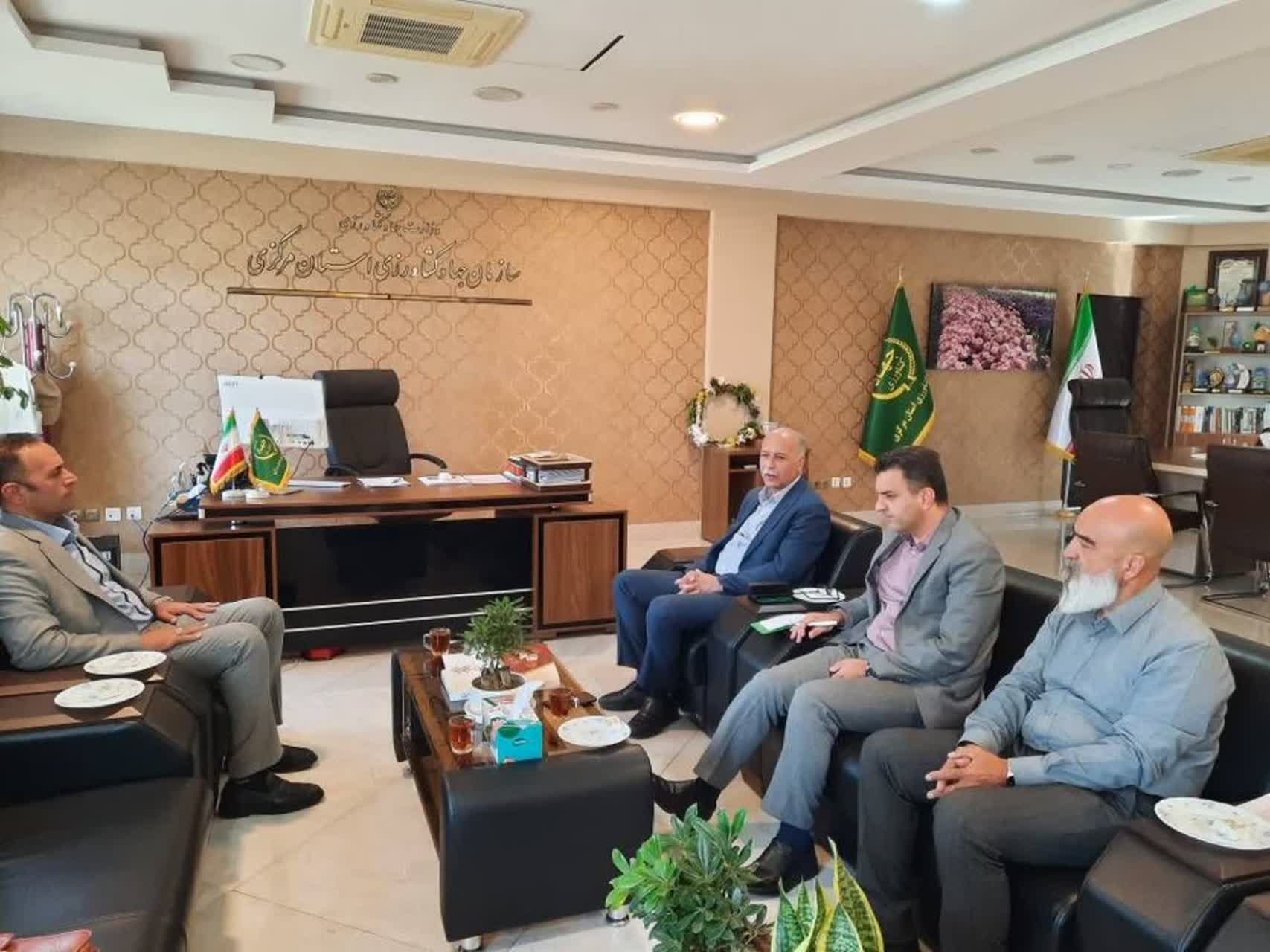 دیدار سرپرست صندوق کارآفرینی امید استان مرکزی با رئیس سازمان جهاد کشاورزی