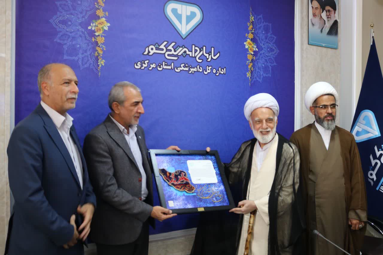  رئیس سازمان جهاد کشاورزی استان مرکزی با کارکنان دامپزشکی استان مرکزی به مناسبت هفته دامپزشکی دیدار کرد