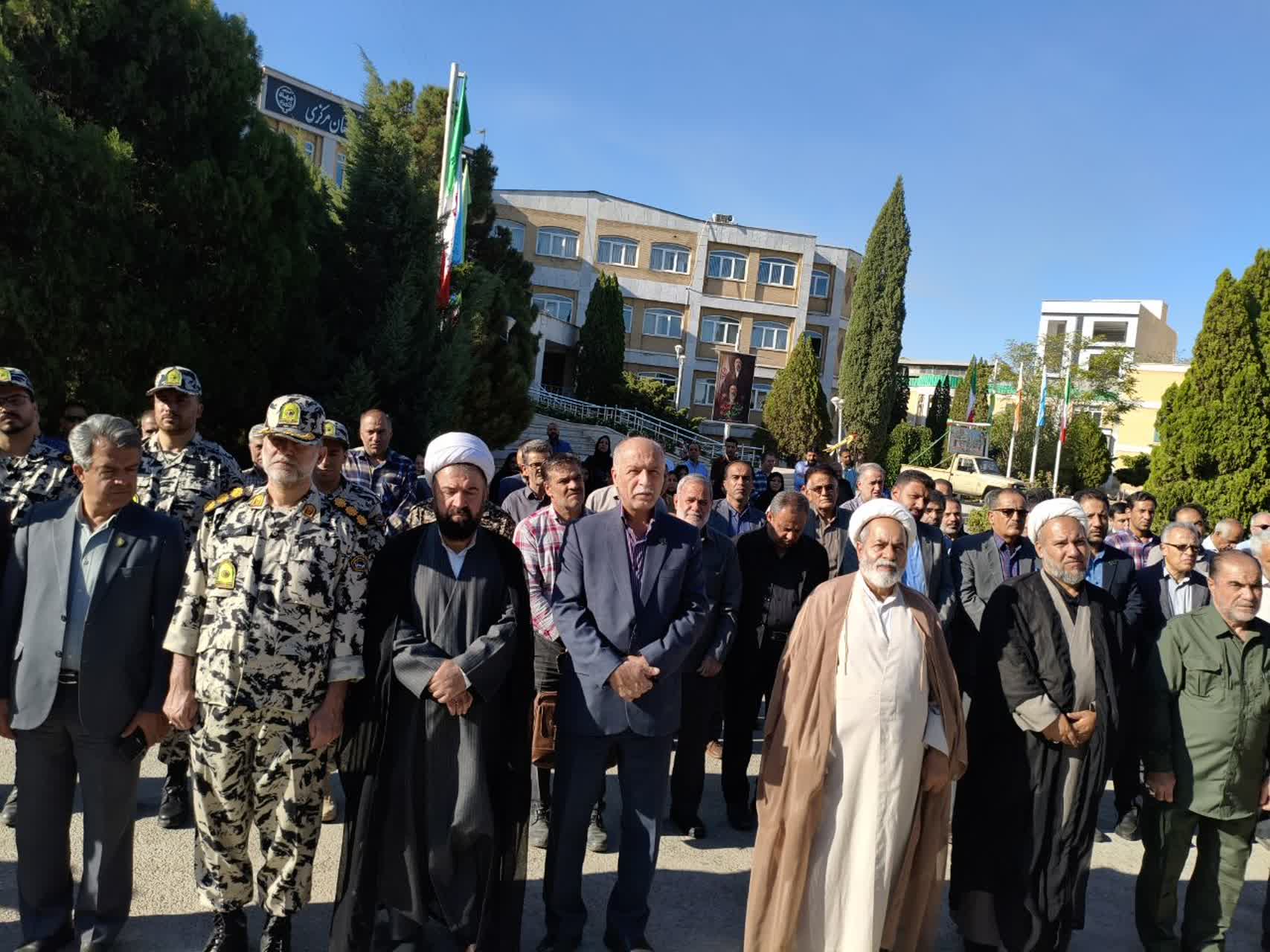  گلباران مزار شهید خوشنام سازمان همزمان با آغاز هفته دفاع مقدس